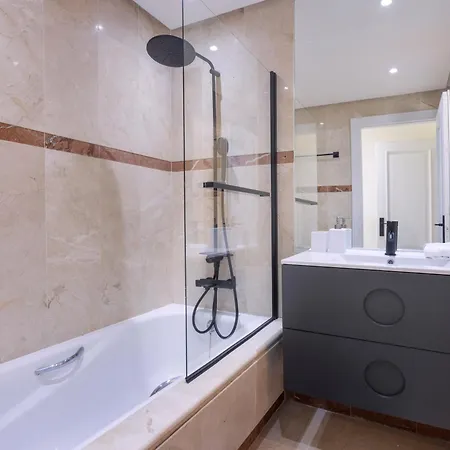 2 Bedroom 2 Bathroom Penthouse *