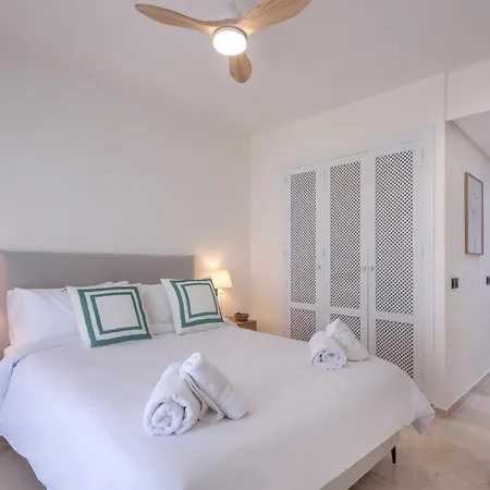 2 Bedroom 2 Bathroom Penthouse Apartment