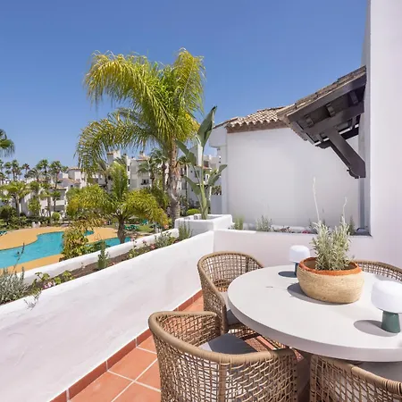 2 Bedroom 2 Bathroom Penthouse Apartment