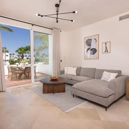 2 Bedroom 2 Bathroom Penthouse *